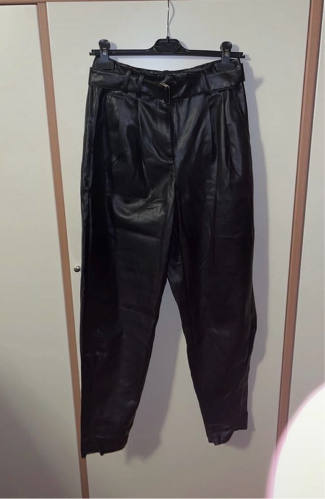 Pantaloni ecopelle neri taglia L