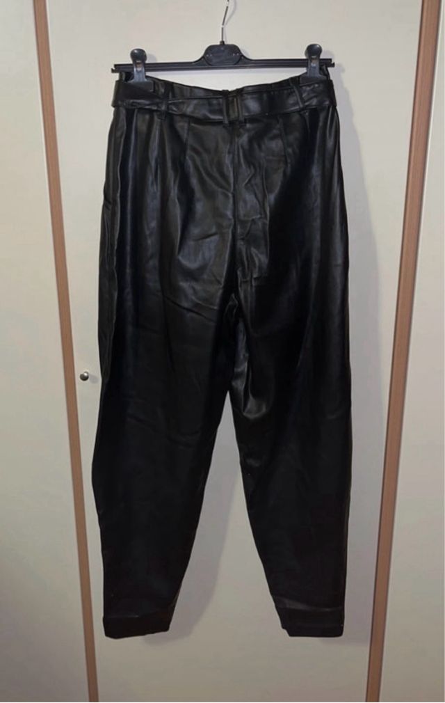 Pantaloni ecopelle neri taglia L