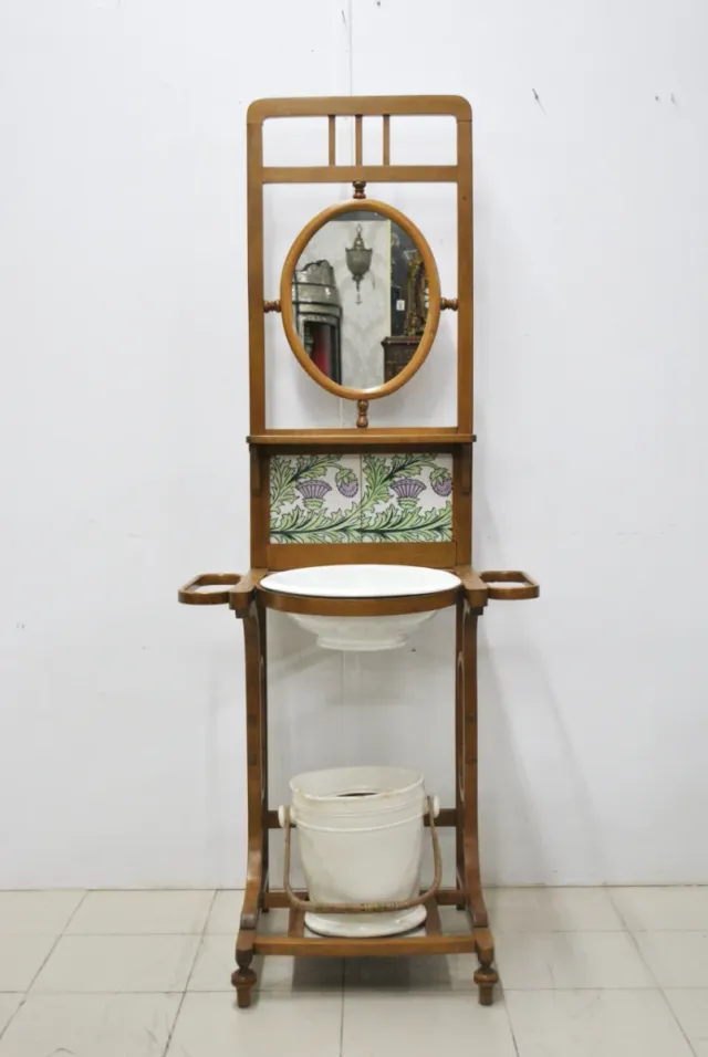 Antiguo palanganero Art Noveau