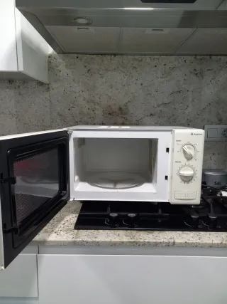 Microondas blanco con grill Firstline