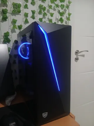 PC Gaming AMD con luces LED azules