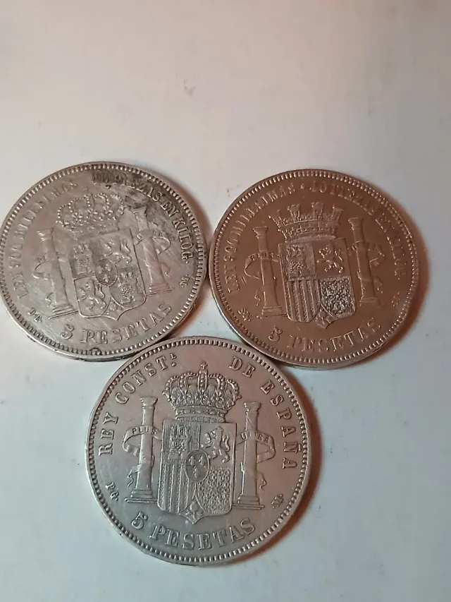 Lote de seis duros españoles de plata.