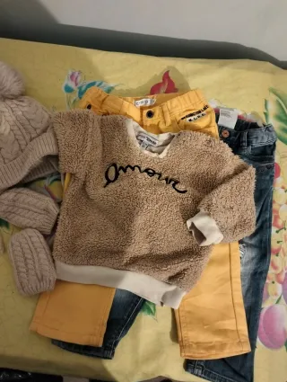 Set abbigliamento bimbo: felpa, jeans e cappello