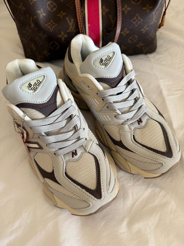 Scarpe New Balance beige e marroni