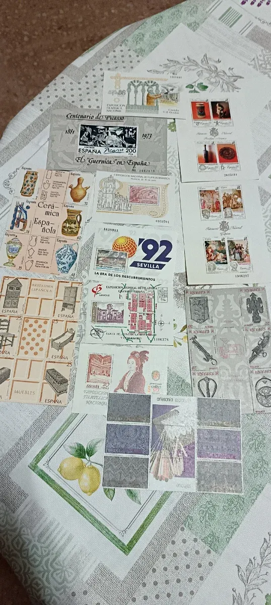 12 hojas bloque sellos España sin usar