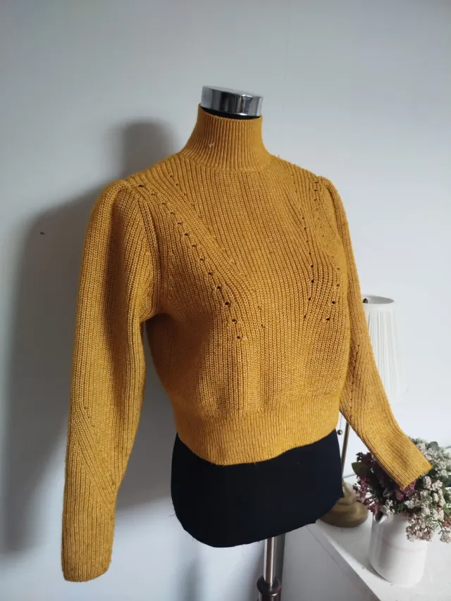 Jersey H&M cuello alto amarillo Talla S/M