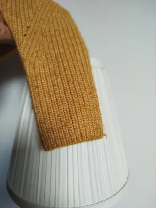 Jersey H&M cuello alto amarillo Talla S/M