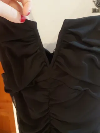 Vestido negro fruncido talla M