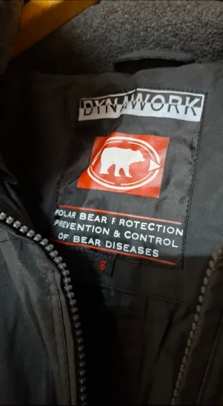 Chaqueta acolchada hombre. Color negro. Talla 6