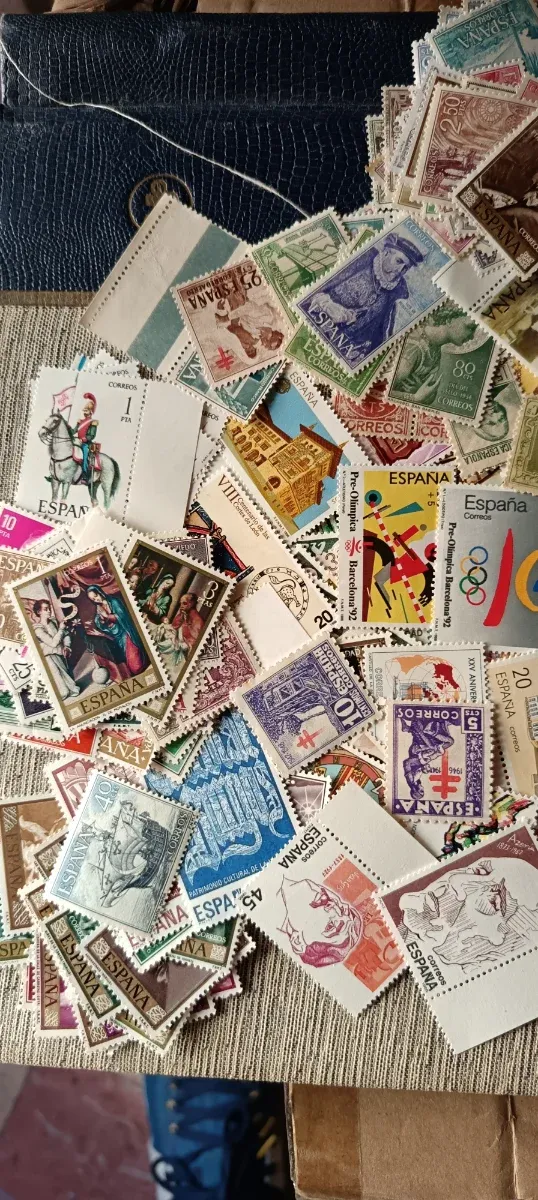 300 sellos de España sin repetir y sin usar. Nuevo