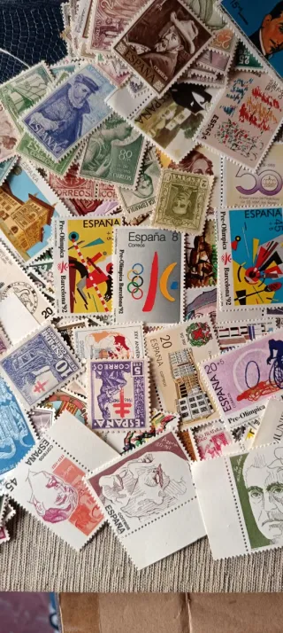 300 sellos de España sin repetir y sin usar. Nuevo