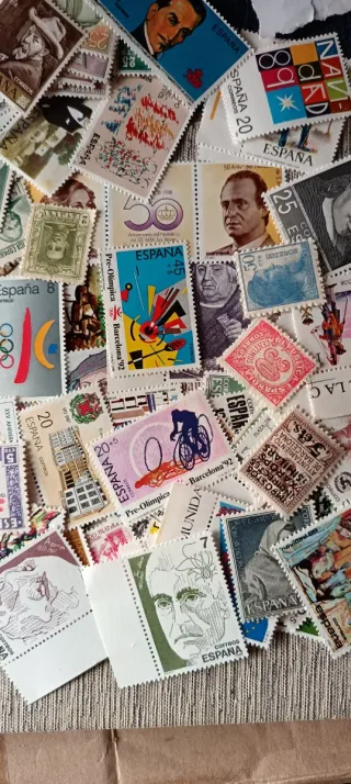 300 sellos de España sin repetir y sin usar. Nuevo