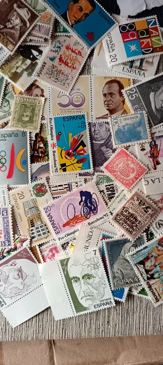 300 sellos de España sin repetir y sin usar. Nuevo