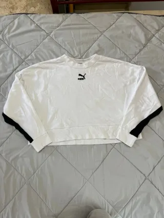 PUMA White Cropped Sweatshirt – Like New, Classic 