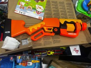 Pistola Nerf Roblox Adopt Me! Bees.