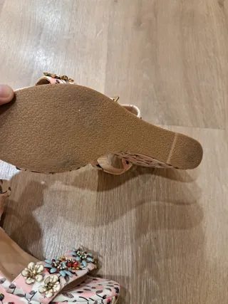 Sandalias cuña nuevas, número 36