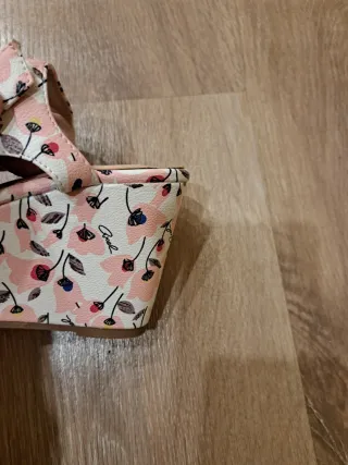 Sandalias cuña nuevas, número 36