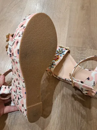Sandalias cuña nuevas, número 36