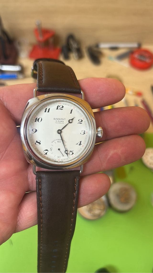 Reloj Radiant 15 Rubis Incabloc