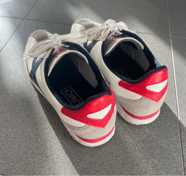 Zapatillas Munich Blancas y Rojas