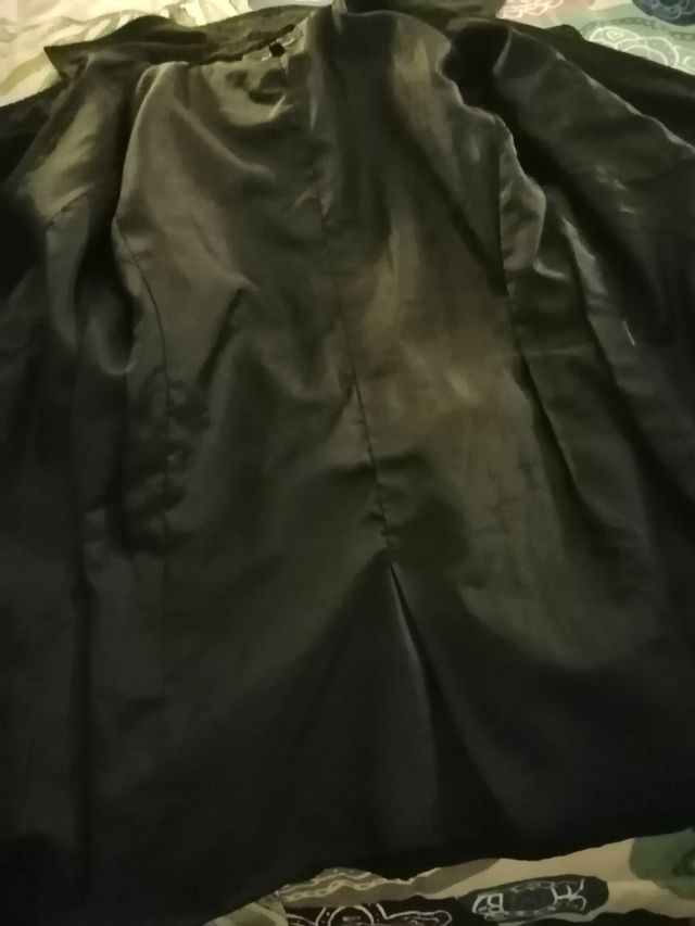 Elegante impermeabile nero