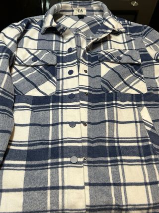 Sobrecamisa C&A cuadros azul y blanco