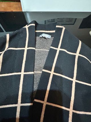 Cárdigan C&A Cuadros Beige y Negro