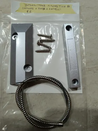 Interruttore magnetico porte/finestre.