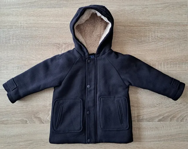 Abrigo Zara niño capucha borreguillo azul marino