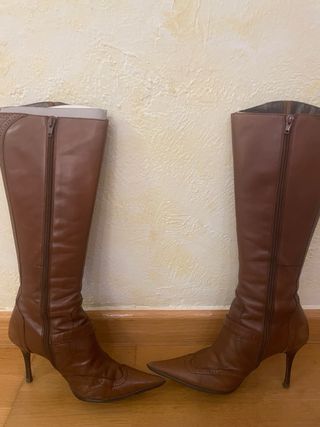 Botas de piel altas marrones