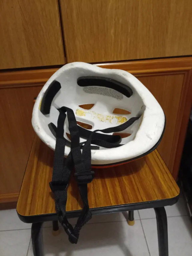 Casco Bicicleta Infantil Naranja por 15€
