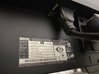 PC MSI Negro con Monitor BenQ y Teclado