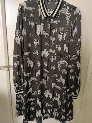 Vestido Zara estampado gatos gris y blanco M/L