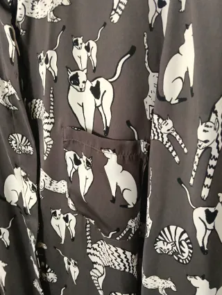 Vestido Zara estampado gatos gris y blanco M/L