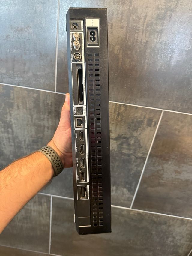 TV Samsung 75 QE75Q85R de con One Connect Averiada