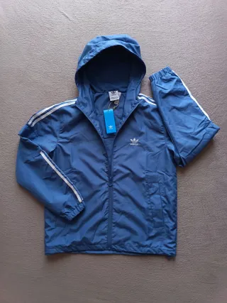 Cortavientos Adidas Azul con Rayas Blancas