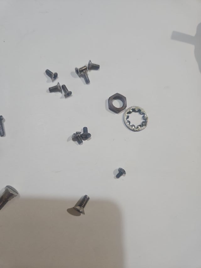 Tornillería completa DAIWA GS9