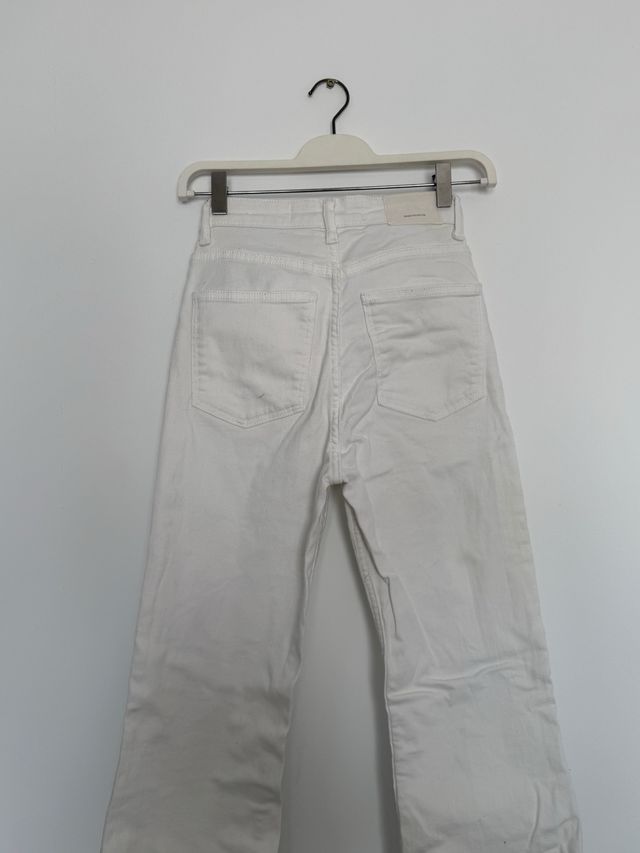 Pantalón vaquero Bershka blanco