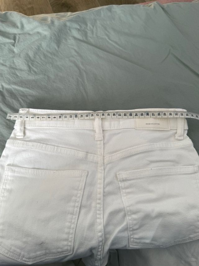Pantalón vaquero Bershka blanco