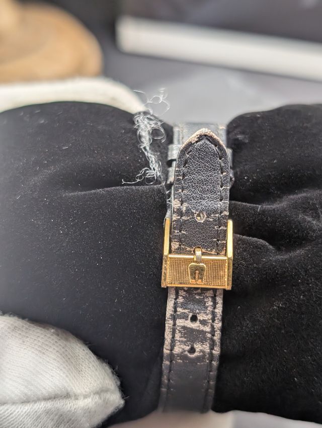 Orologio Casio Quarzo Oro e Nero