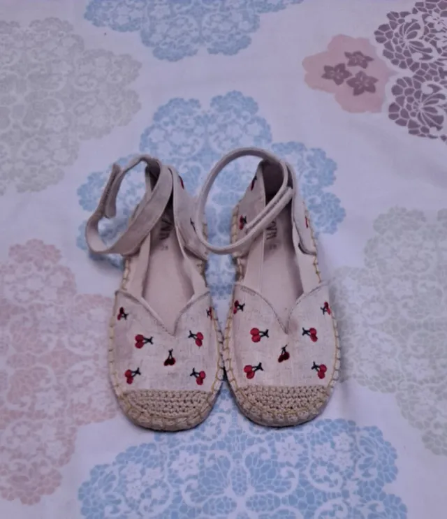 Alpargatas niña Talla 28 Cerezas