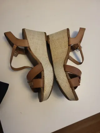 Sandalias Clarks Tacon Cuero Marrón