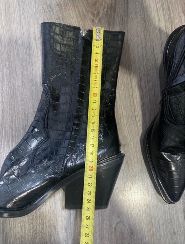 Botines Zara efecto piel cocodrilo