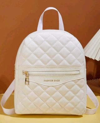 Mochila blanca acolchada