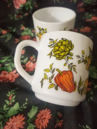 Tazas vintage Arcopal con verduras