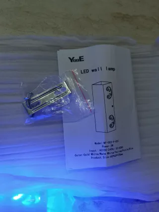 Set 2 applique YooE metallo alluminio.