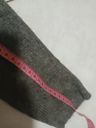 Vestito grigio collo alto