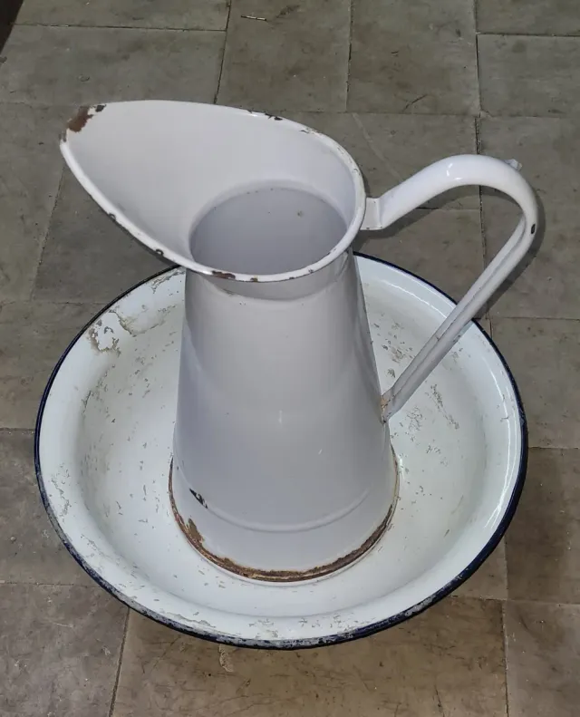 Palangana y jarra antigua