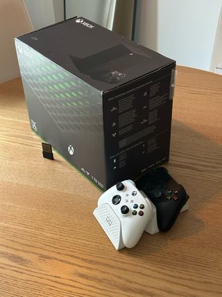 Xbox Series X 1TB + Tarjeta Expansión Seagate