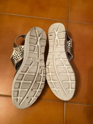 Sandalias Notton Piel Doradas.